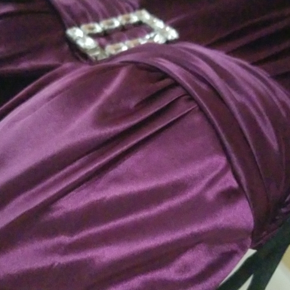 Dress - Picture 6 of 10